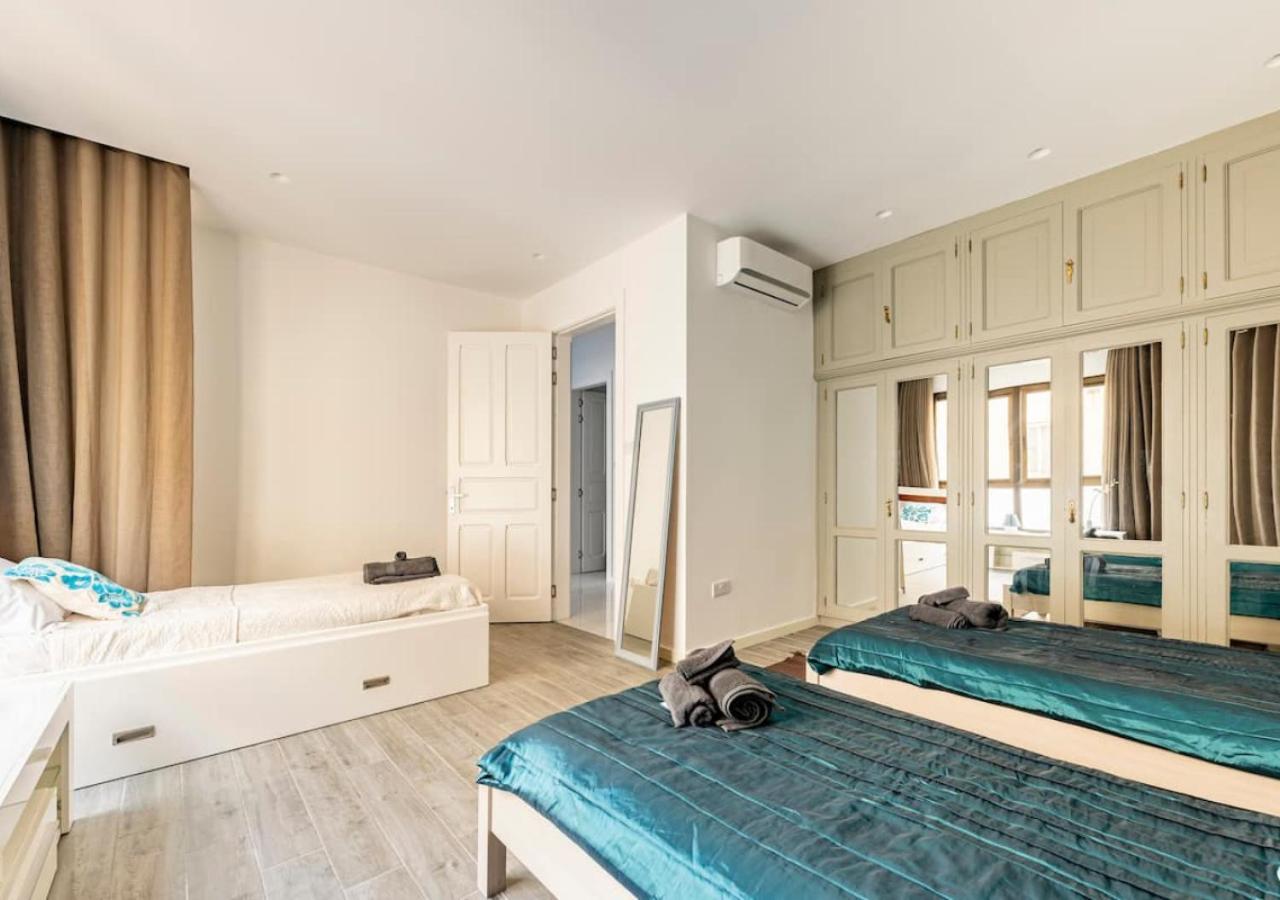 Sea View Luxury Haven Living & 3Bedrooms Seafront Слима Екстериор снимка